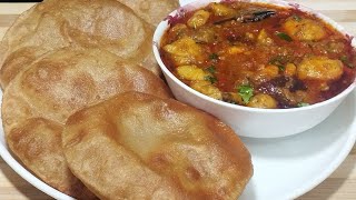 Crispy Fluffy poori amp Aloo Ki Sabzi  Halwai Style Aloo Ki Sabzi  Easy and Tasty Breakfast Recipe [upl. by Atiuqa96]