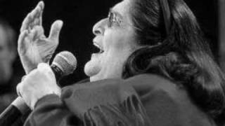 Mercedes Sosa  Zamba para olvidar [upl. by Ennylhsa]