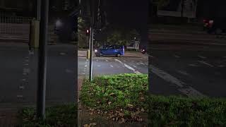 UK Englands A Deliveroo Driver by Traffic Lights A CYCLIST WEARING ALL BLACK CARS VANS [upl. by Edra492]