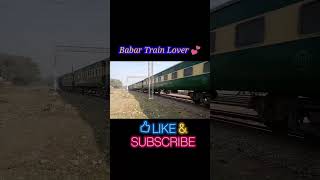 Jaffar Express Train 🚂 Arriving At Kot Lakhpat Station  By Babar Train Lover [upl. by Yaned475]