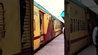 Jhansi to Lucknow intercity 11109 train indianrailways roundtoindia00 [upl. by Enidaj]