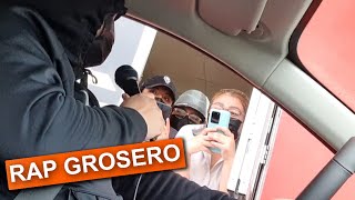 RAPEANDO GROSERÍAS EN KFC BROMA [upl. by Ledif]