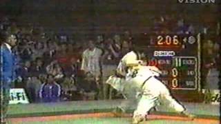 JUDO 1981 World Championships Robert van de Walle BEL  Tengiz Khubuluri URS [upl. by Laidlaw]