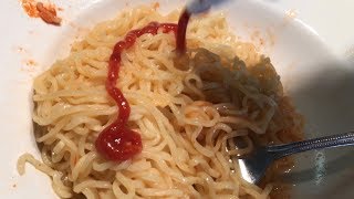 RAMEN NOODLES WITH SRIRACHA SAUCE  HOW TO MAKE IT 🍜🔥 [upl. by Frymire]