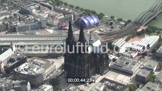 Der Kölner Dom in Köln im Bundesland NordrheinWestfalen [upl. by Noffets]