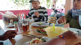 MAKAN AYAM BETUTU BERSAMA SUAMIMAK TUN DAN PAK MAN [upl. by Strohben]