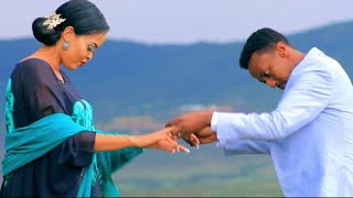 AWALE ADAN amp MISS XIIS  QAYRKEY WAAN DHAAFAYA  New Somali Music Video 2020 Official Video [upl. by Noir]