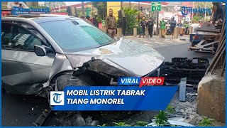 Kecelakaan Hyundai Ioniq Ringsek Tabrak Tiang Monorel di Jakarta [upl. by Matheny]