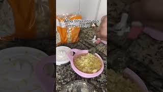 Temperinho de alho caseiro 🥹 alhodescascado dicadonadecasa comprasdemercado alho [upl. by Ayahsal]