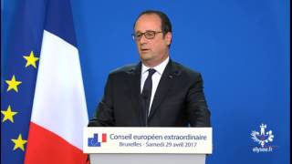 Le président français pris en flagrant délit de déni de démocratie   29 Avril 2017 [upl. by Yznyl360]