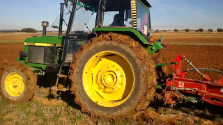 john deere 2450 vertedera kverneland plough [upl. by Austreng]