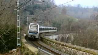 Unidades serie 200 de Euskotren en el viaducto de Orio [upl. by Araic]