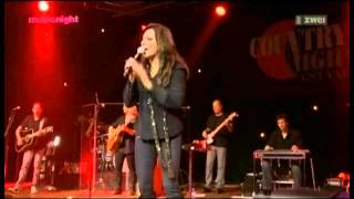 Martina McBride live  Pick me up on your way down [upl. by Nwahsiek]