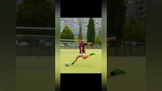 How to shoot Free Kick like Messi l Freistoẞ Training Schusstechnik freekick goals shorts messi [upl. by Nilahs]