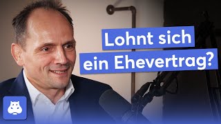 Heiraten nur mit Ehevertrag In welcher Situation ist ein Ehevertrag sinnvoll Notar Interview 13 [upl. by Mervin162]