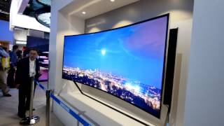 Samsung Bendable TV im Hands On 4K Deutsch [upl. by Sanfo524]