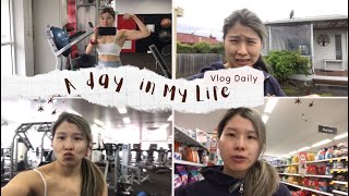 Daily vlog 跟我一起放一天假 澳洲生活很無聊 跟我逛超市和做運動 買到急凍點心竟然感動 [upl. by Iene]