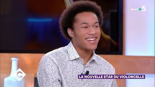 La nouvelle star du violoncelle Sheku KannehMason   C à Vous  12122018 [upl. by Judas]