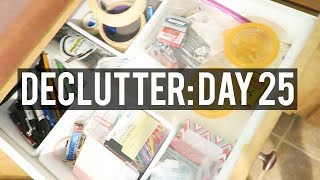 30 DAY DECLUTTER CHALLENGE  DAY 25 [upl. by Susie]