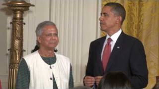 Medal of Freedom President Barak Obama amp Dr Muhammad Yunus [upl. by Tan923]