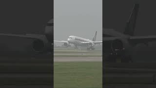 singaporeairlines a350 gloomy arrival planes aviation airport planespotting avgeek shorts [upl. by Peppie443]