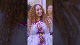 አቀበት ቁልቁለት አይችልም ጉልበቴመሰንቆ ካለበት ይሰራልኝ ቤቴ Abbay TV  ዓባይ ቲቪ  Ethiopia abbaytv mesenko azmari [upl. by Carolyn]