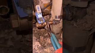 Installing new valves during a shutdown hydronyc [upl. by Nadoj739]