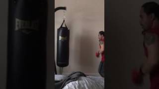 EVERLAST 100 lb Heavy bag [upl. by Catima]