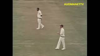 Gary Sobers bowling Left arm Chinaman and Left arm Fast Medium [upl. by Turpin]