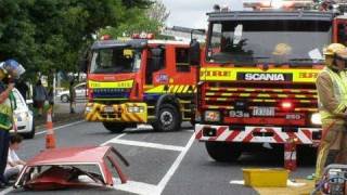 Fire Ambo amp Police Respond to Car Crash Demonstration Pukekohe VFB Open Day 20 Nov 2010 [upl. by Rustice298]