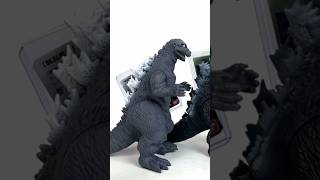 LORNA SHinRobjira tosses the new Godzilla 1954 70th Annivery Ver figure To The Fires [upl. by Reham]