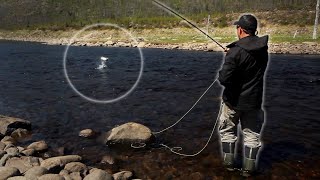 Des SAUMONS COMPLÈTEMENT FOUS dans le GRAND NORD du Québec  Cyril Chauquet [upl. by Adiol]