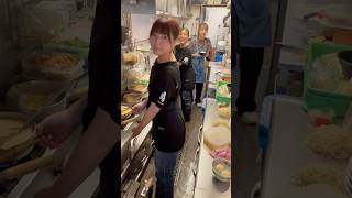 18歳声優ラーメン店員 18 year old voice actress ramen master 家族のらーめん食堂はないち [upl. by Syck]