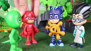 PJ Masks Toys ⚡ Catboy leaves the PJ Masks [upl. by Neelehtak993]