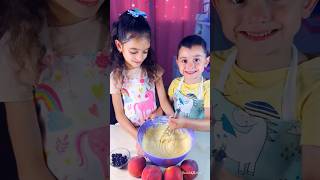 Children make a delicious white chocolate peach cake shorts viralvideo food kids viralshorts [upl. by Hsejar708]