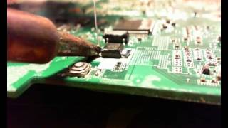 BIOS Chip Removal using basic tools HP G61 CMOS SERIAL FLASH MX25L8005M2C SMD SO8 [upl. by Prosper]