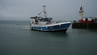 French Stern Trawler Itasca Enters Newlyn Harbour  4K Commercial Fishing Penzance Cornwall [upl. by Nellahs]