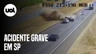 Acidente com 4 carros deixa 3 pessoas mortas no interior de SP imagens são fortes [upl. by Ajiram]