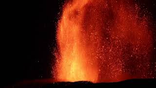 La fontana di lava del Cratere Centrale dellEtna [upl. by Mckenna]