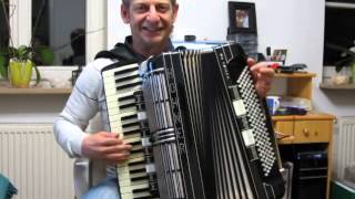 Rund herum Polka von Slavko Avsenik gespielt auf Hohner Morino VM mit MidiBassGitarre [upl. by Aitan]