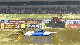 Monster Jam  Arlington 2011  Captains Curse [upl. by Nhor962]