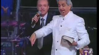 Predicazione del Vangelo e Guarigioni  Benny Hinn Roma Crusade 2005  Part2 [upl. by Aliekat]