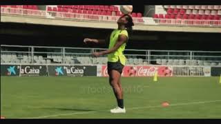 Ronaldinho crossbar challenge football ronaldinho skills soccer [upl. by Phebe]