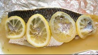 Il mare in cucina Pesce al cartoccio con erbe aromatiche e limone [upl. by Enahpets]