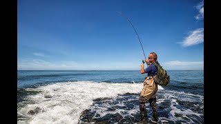 Visblad TV  zeebaars vanaf het strand met kunstaas [upl. by Kanor]