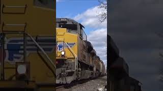 Union Pacific SD70ACe leads a westbound morning manifest with a loud K5LLA and some old boxcars [upl. by Annoyik]