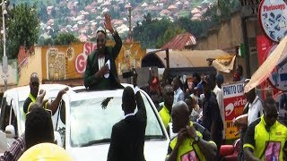 Dr Hamza Sebunya arrives at Remas kwanjula Splashes money to residents [upl. by Andy]