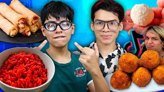 ¡PROBANDO COMIDA VIRAL DE TIKTOK CON MI HERMANO 10 🥴👌 Terminamos peleados [upl. by Ydnih]