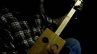 Seasick Steve playing a homemade 1 string Diddley Bow [upl. by Inhsor]