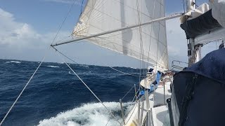 Temporal duro en el Atlantico Norte navegando a vela con el velero Sirocodiez [upl. by Acassej]